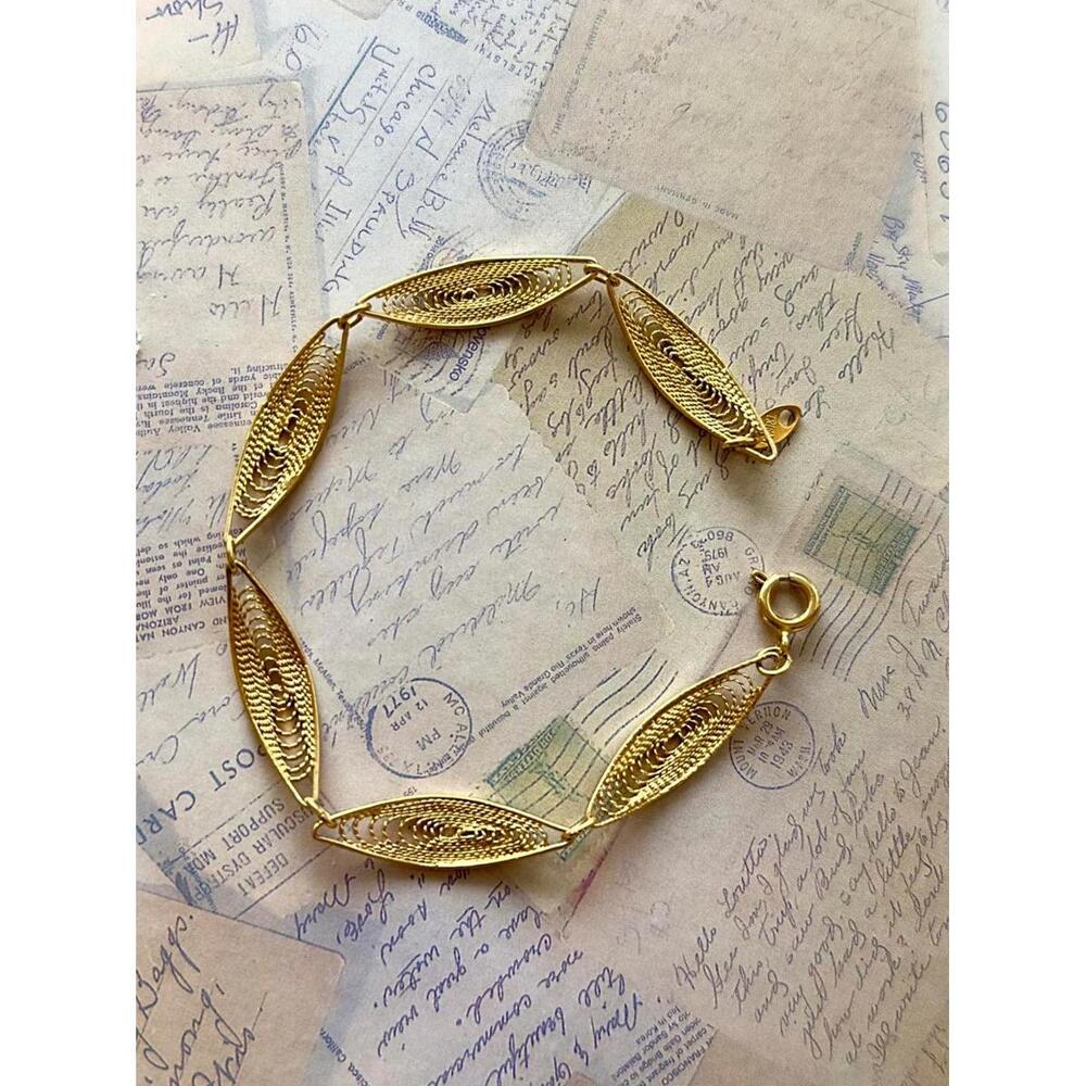 Vintage Gold-Tone Filigree Link Bracelet - Picture 2 of 6